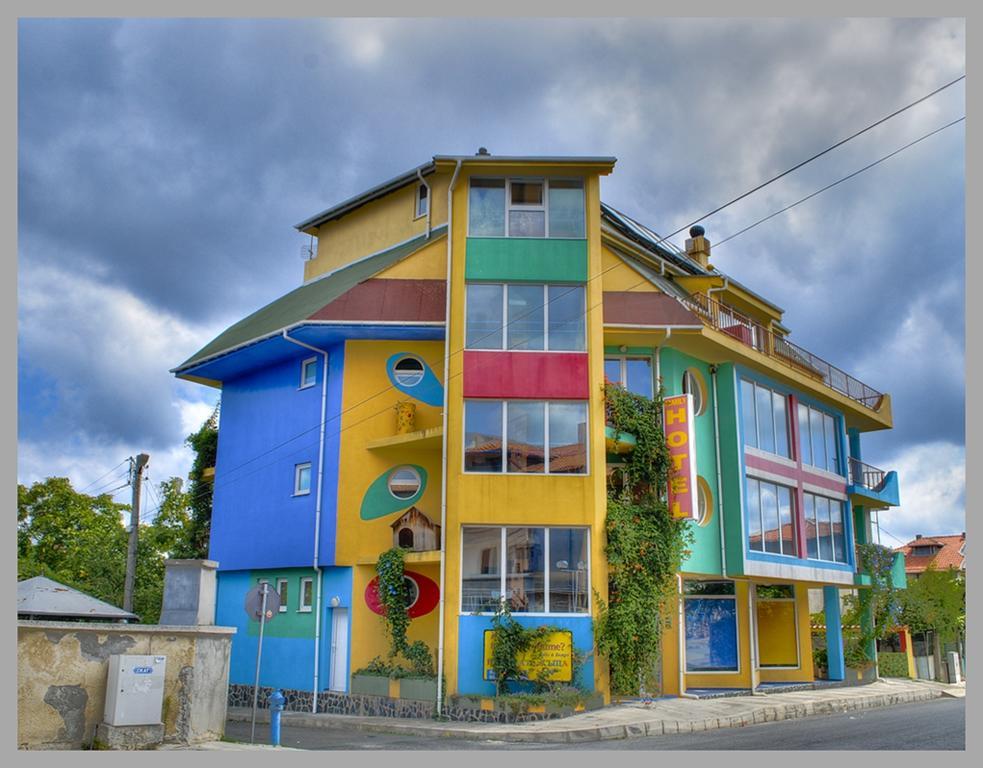 The Colourful Mansion Hotel Ahtopol Exterior photo